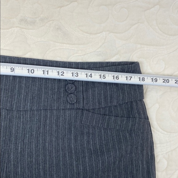 Penningtons Gray Pinstripe Dress Pants Pull On Size 14 - Picture 8 of 11